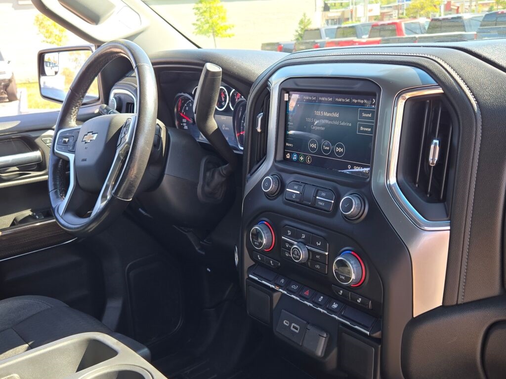 2022 Chevrolet Silverado 1500 LT photo 7