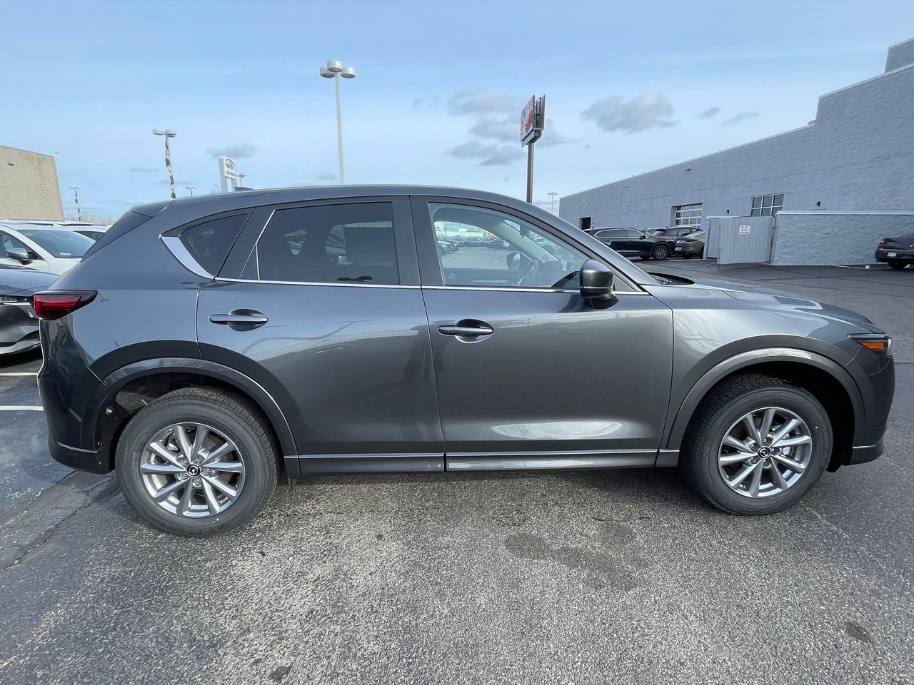 2025 Mazda CX-5 2.5 Select photo 6