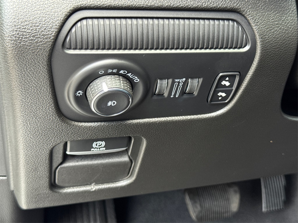 2023 Jeep Wagoneer L Series II photo 27