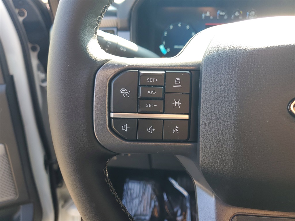 2025 Ford F-150 Lariat photo 9