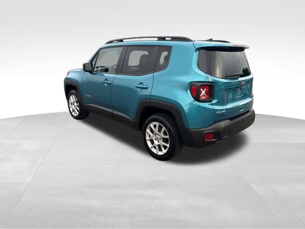 2022 Jeep Renegade Latitude photo 3