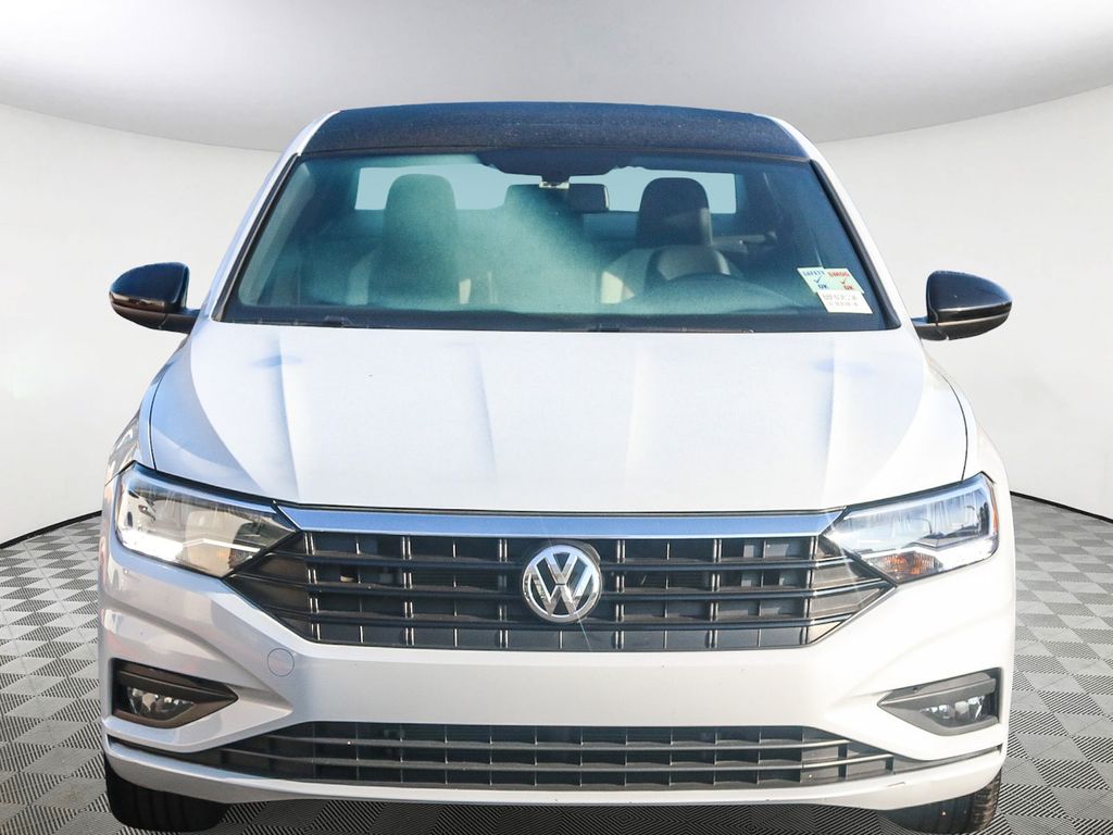 2019 Volkswagen Jetta R-Line photo 2