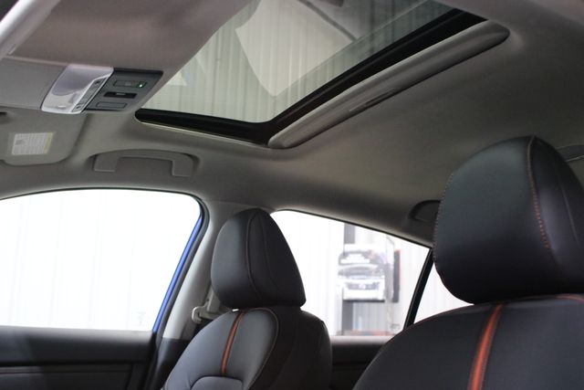 2025 Nissan Sentra SR photo 8