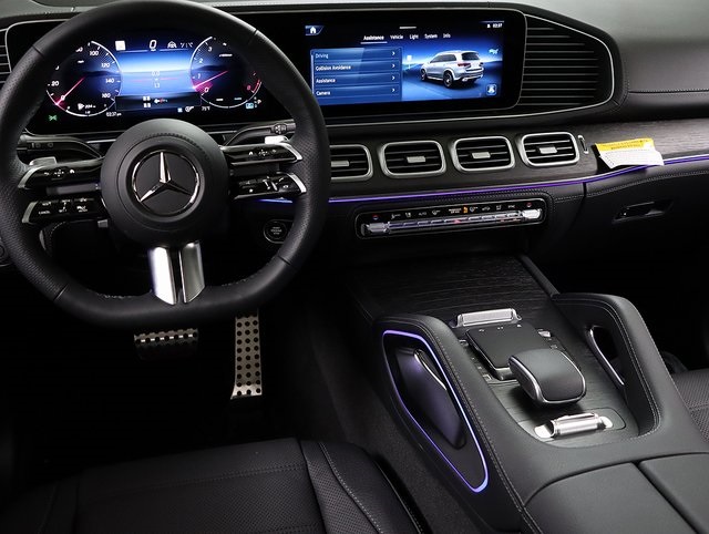 2026 Mercedes Benz GLS 450 4MATIC photo 17