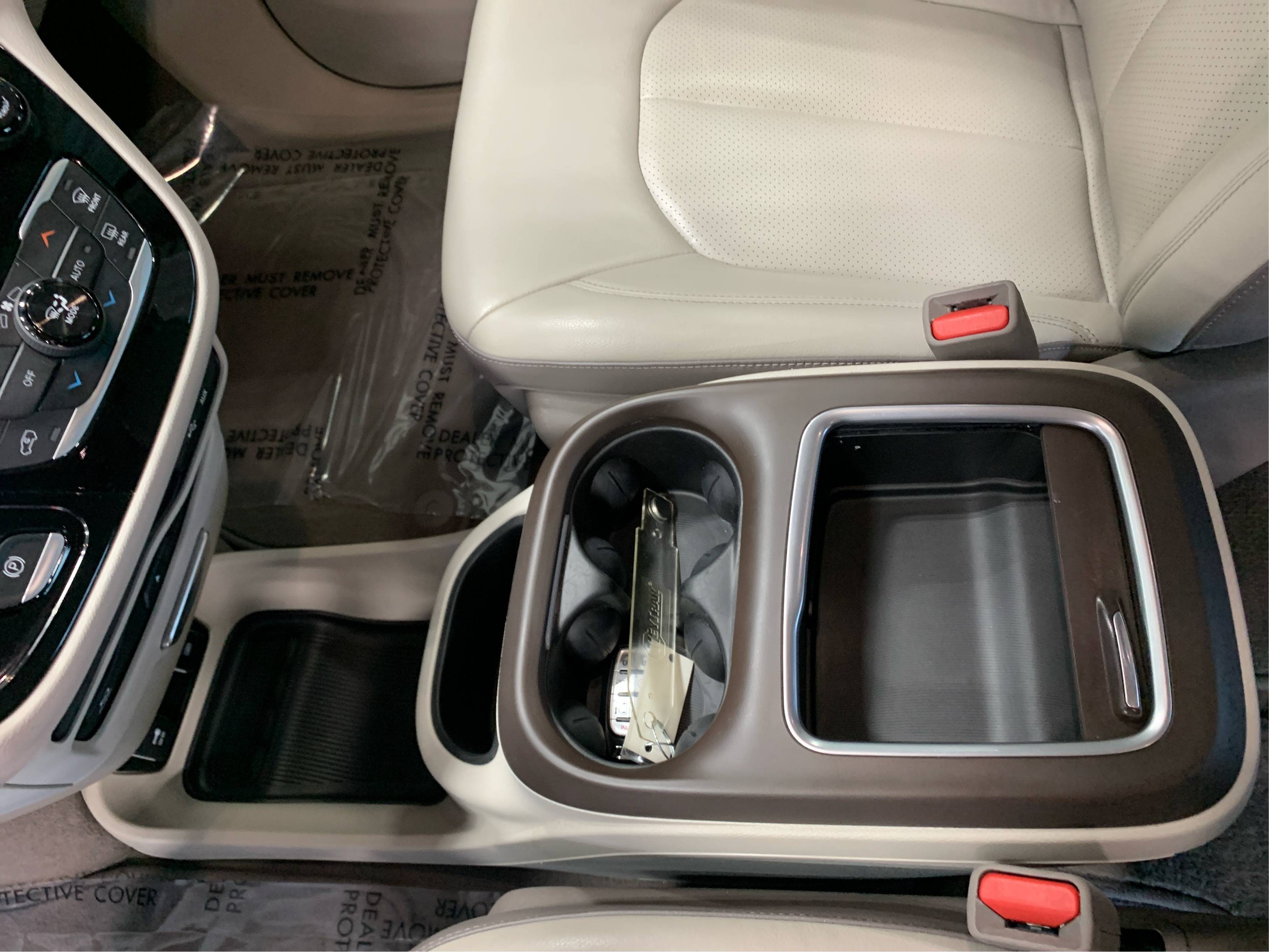 2018 Chrysler Pacifica Touring Plus photo 9