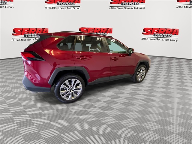 2023 Toyota RAV4 XLE Premium photo 9
