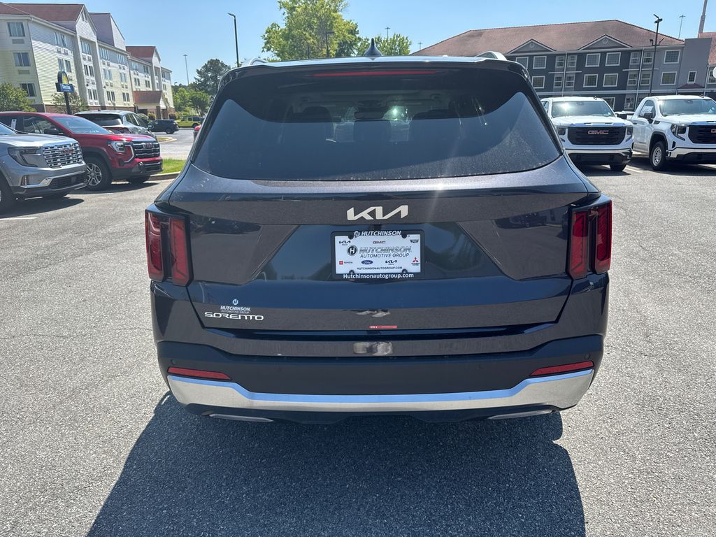 2025 Kia Sorento S photo 4