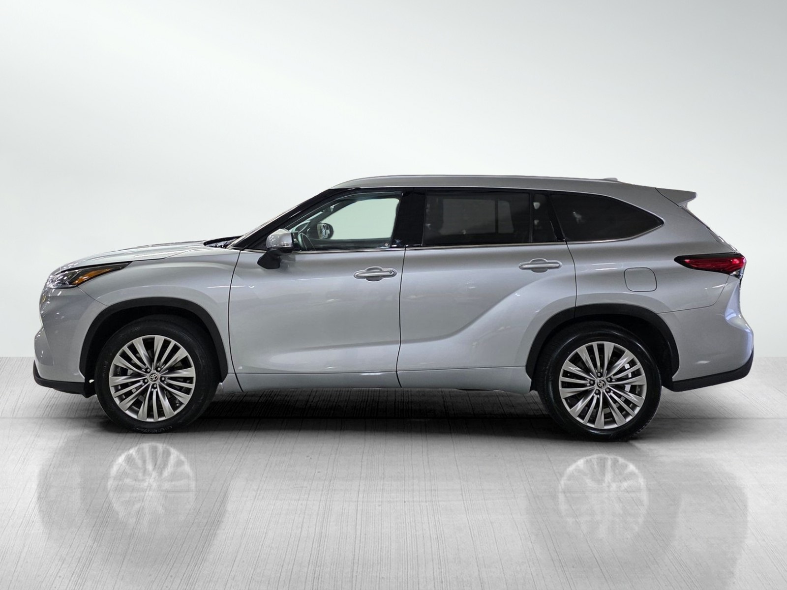 2022 Toyota Highlander Platinum photo 4