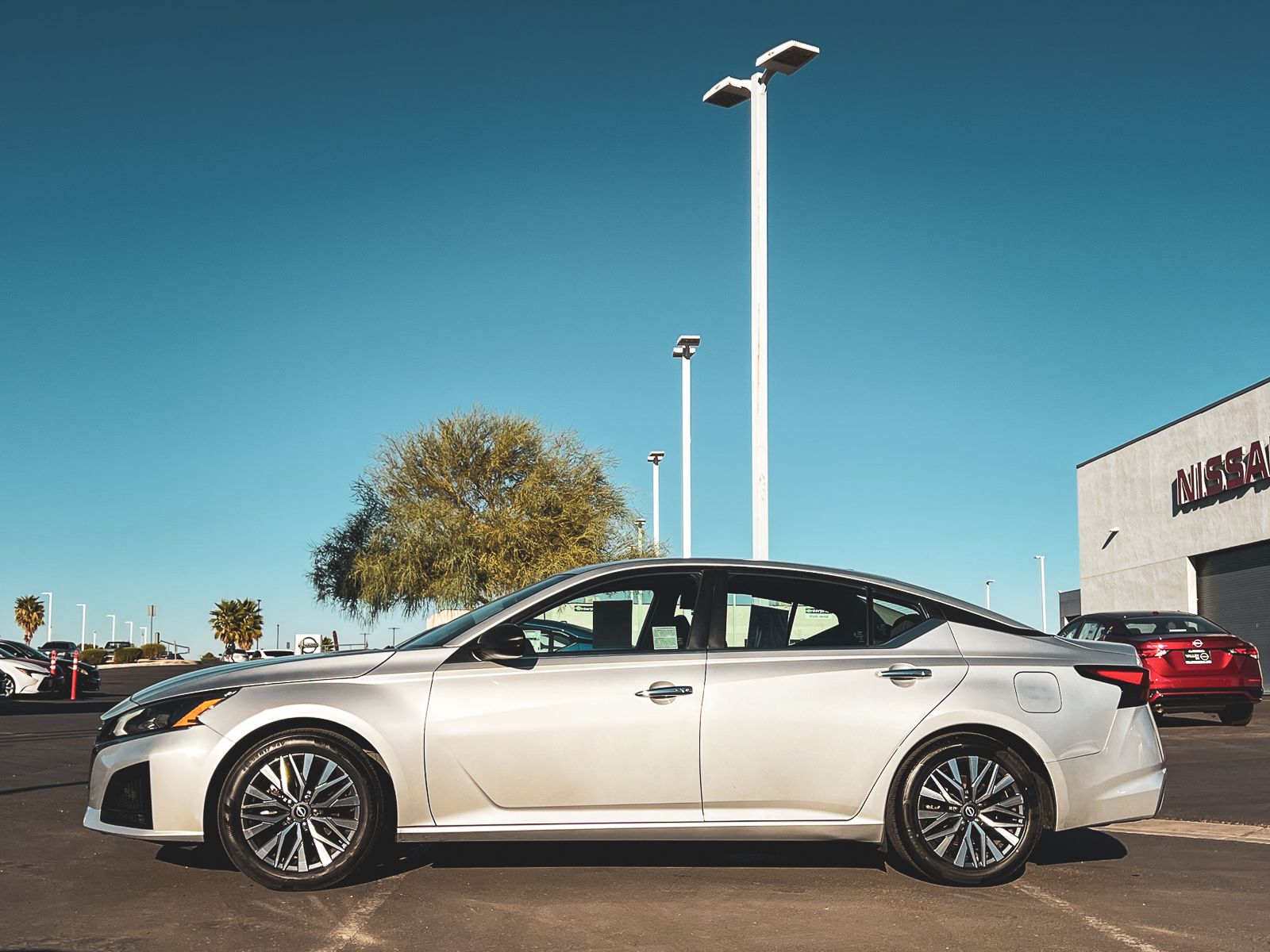 2024 Nissan Altima 2.5 SV photo 2