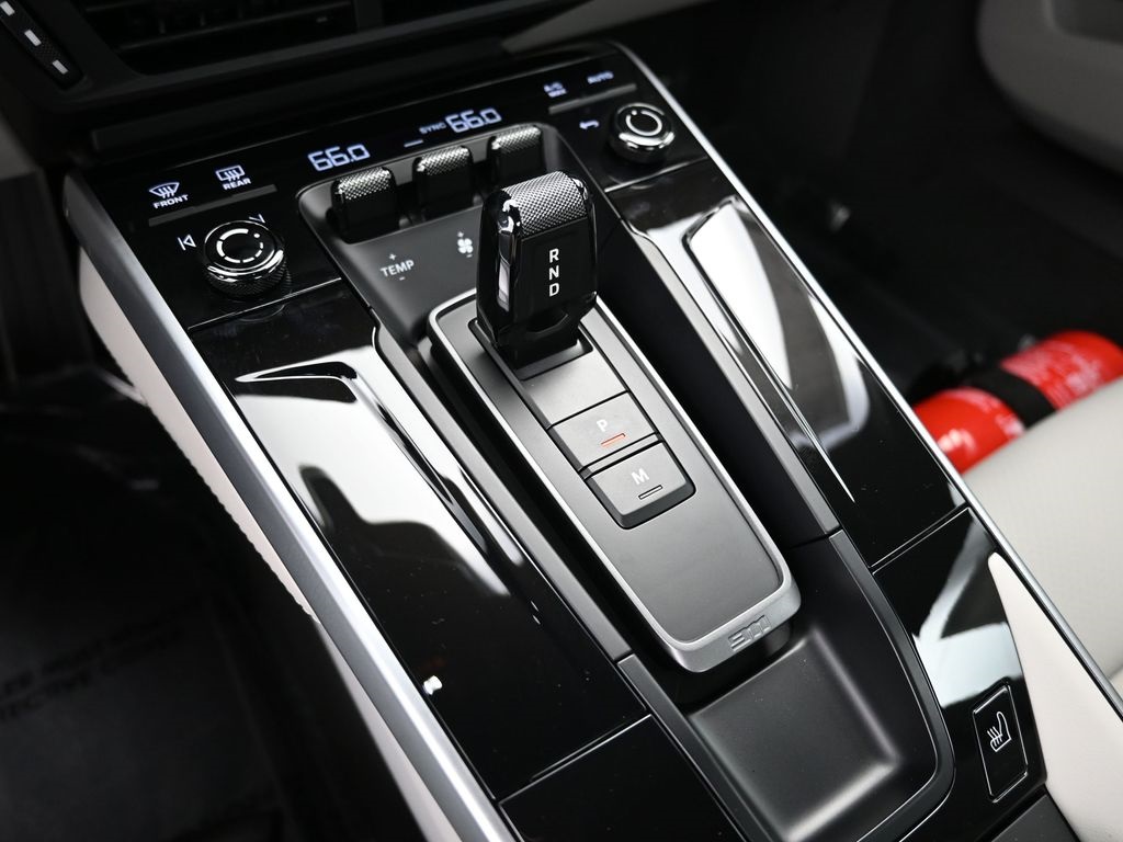 2026 Porsche 911 GTS photo 21