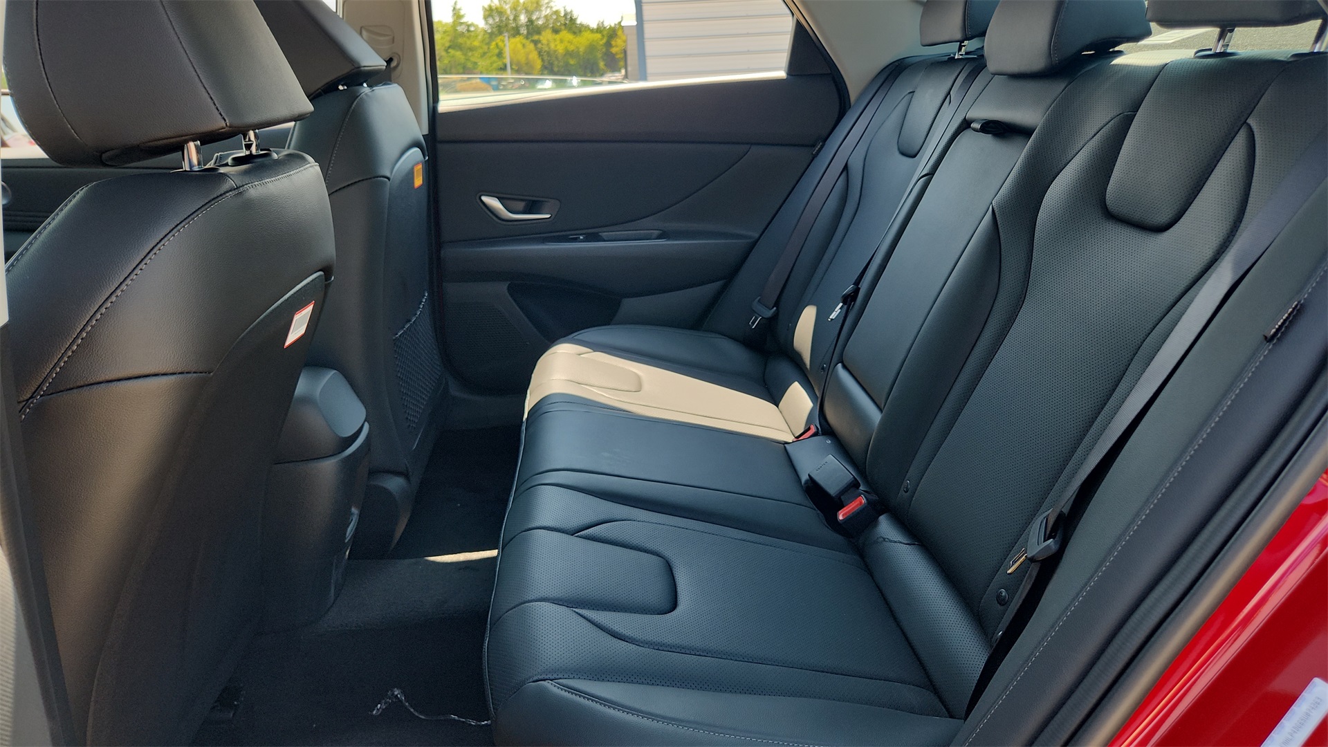 2025 Hyundai Elantra Limited photo 26