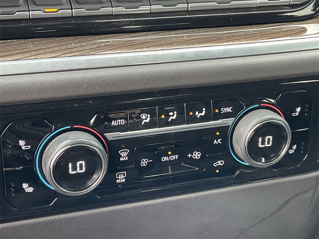 2022 Chevrolet Silverado 1500 RST photo 13