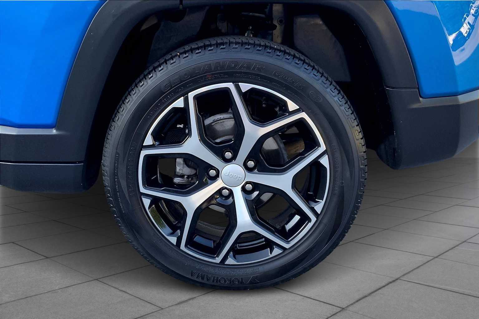 2024 Jeep Compass Latitude photo 10