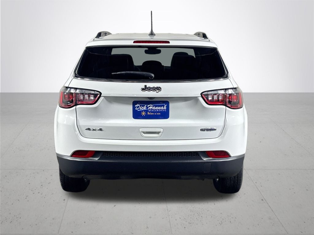 2024 Jeep Compass Latitude photo 3