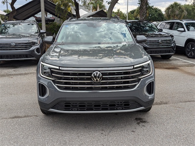 2025 Volkswagen Atlas SEL photo 3