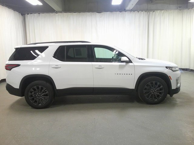 2023 Chevrolet Traverse RS photo 2