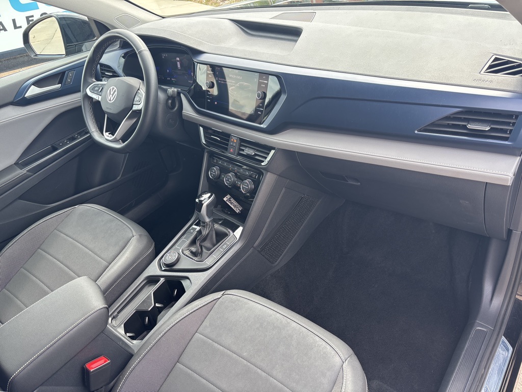 2024 Volkswagen Taos SE photo 17