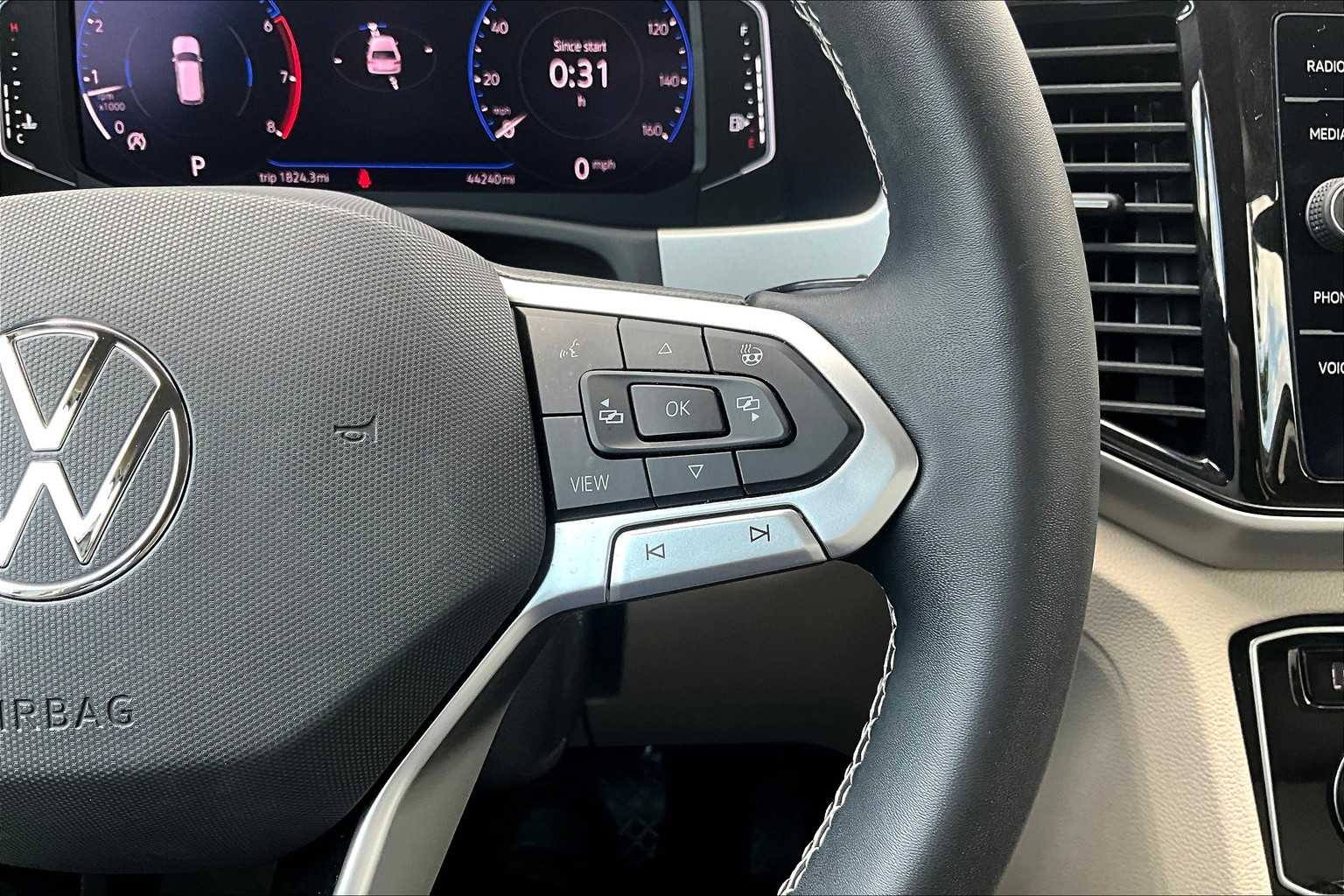 2021 Volkswagen Atlas SEL photo 23