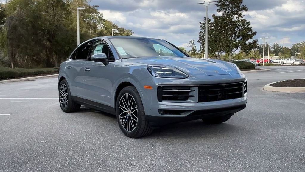 2025 Porsche Cayenne Coupe Base photo 2