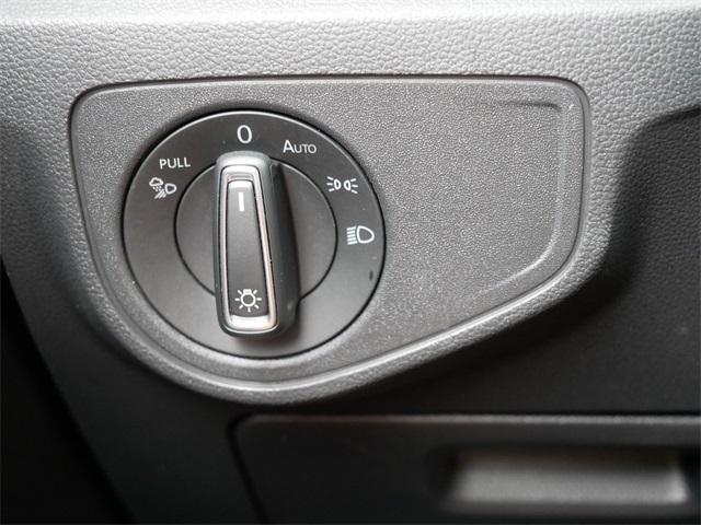 2022 Volkswagen Atlas Cross Sport V6 SE Technology photo 27