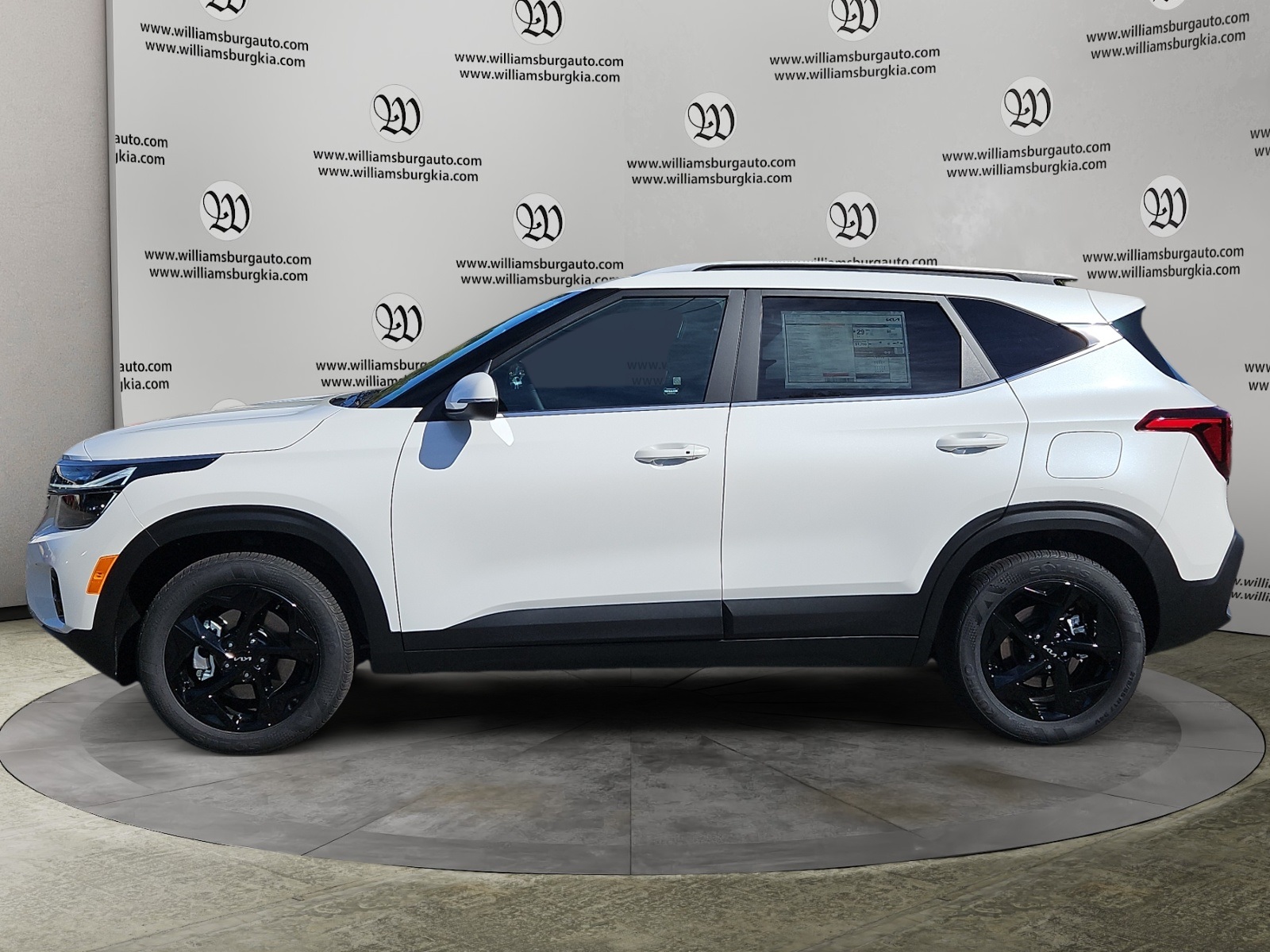 2026 Kia Seltos EX photo 2