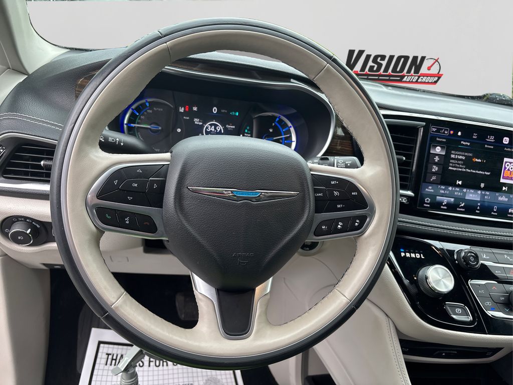 2021 Chrysler Pacifica Hybrid Limited photo 22