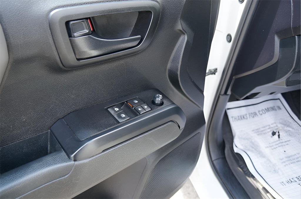 2021 Toyota Tacoma SR Access Cab photo 4