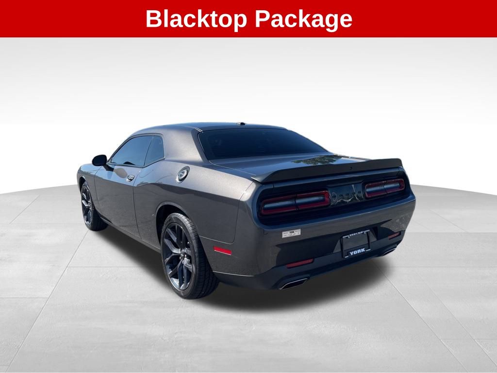 2021 Dodge Challenger SXT photo 3