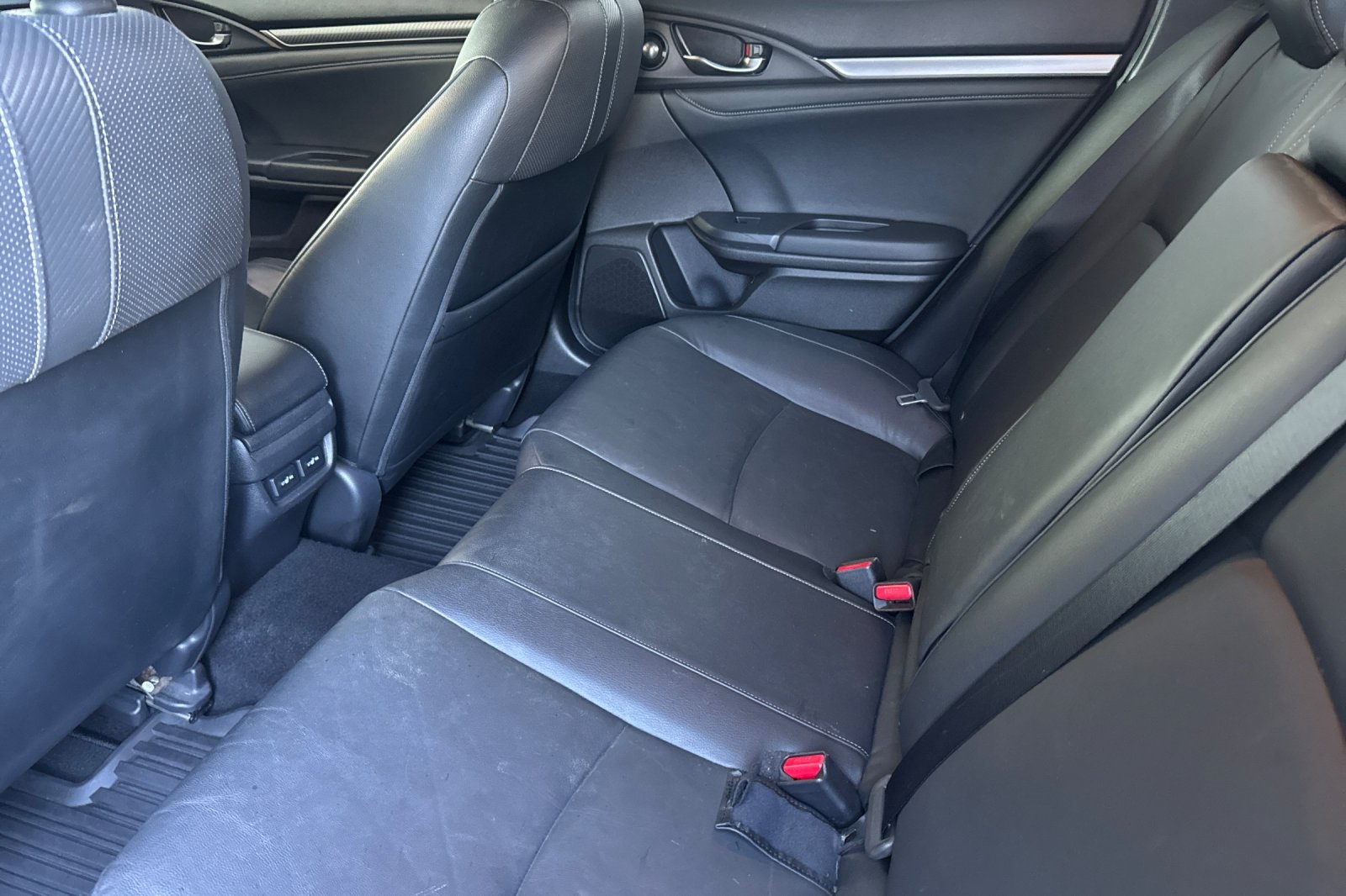 2019 Honda Civic Sport Touring photo 13