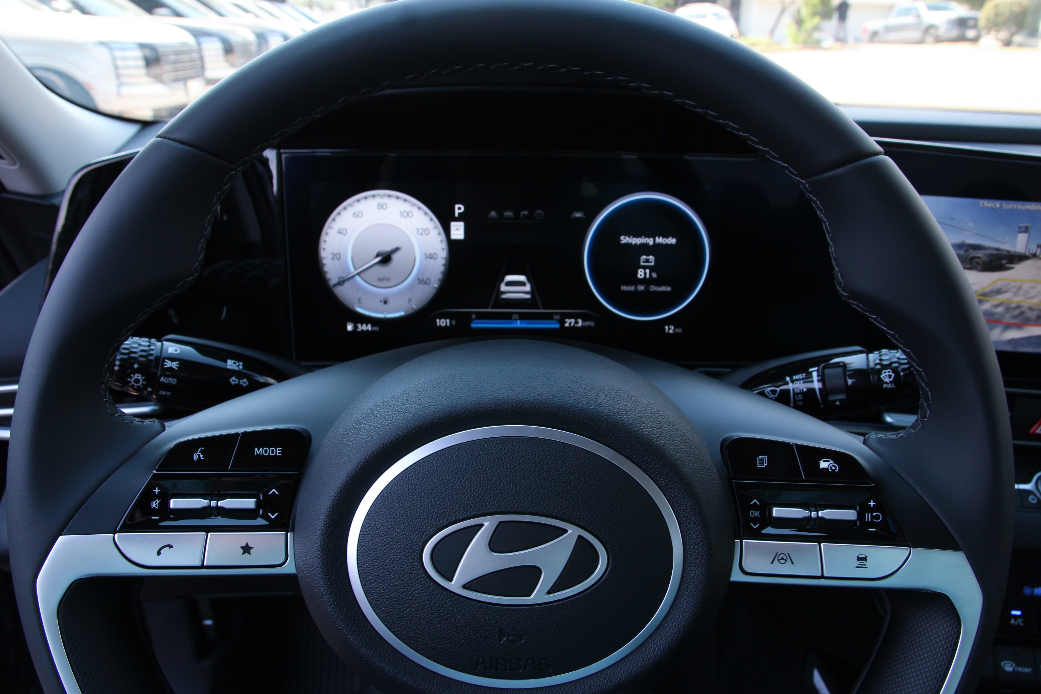 2025 Hyundai Elantra Limited photo 13