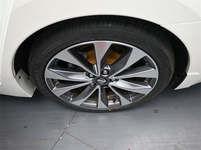 2021 Nissan Maxima Platinum photo 8