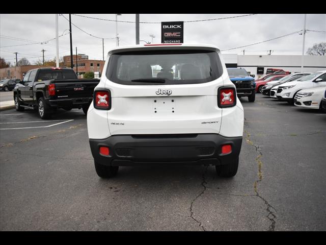 2017 Jeep Renegade Sport photo 6