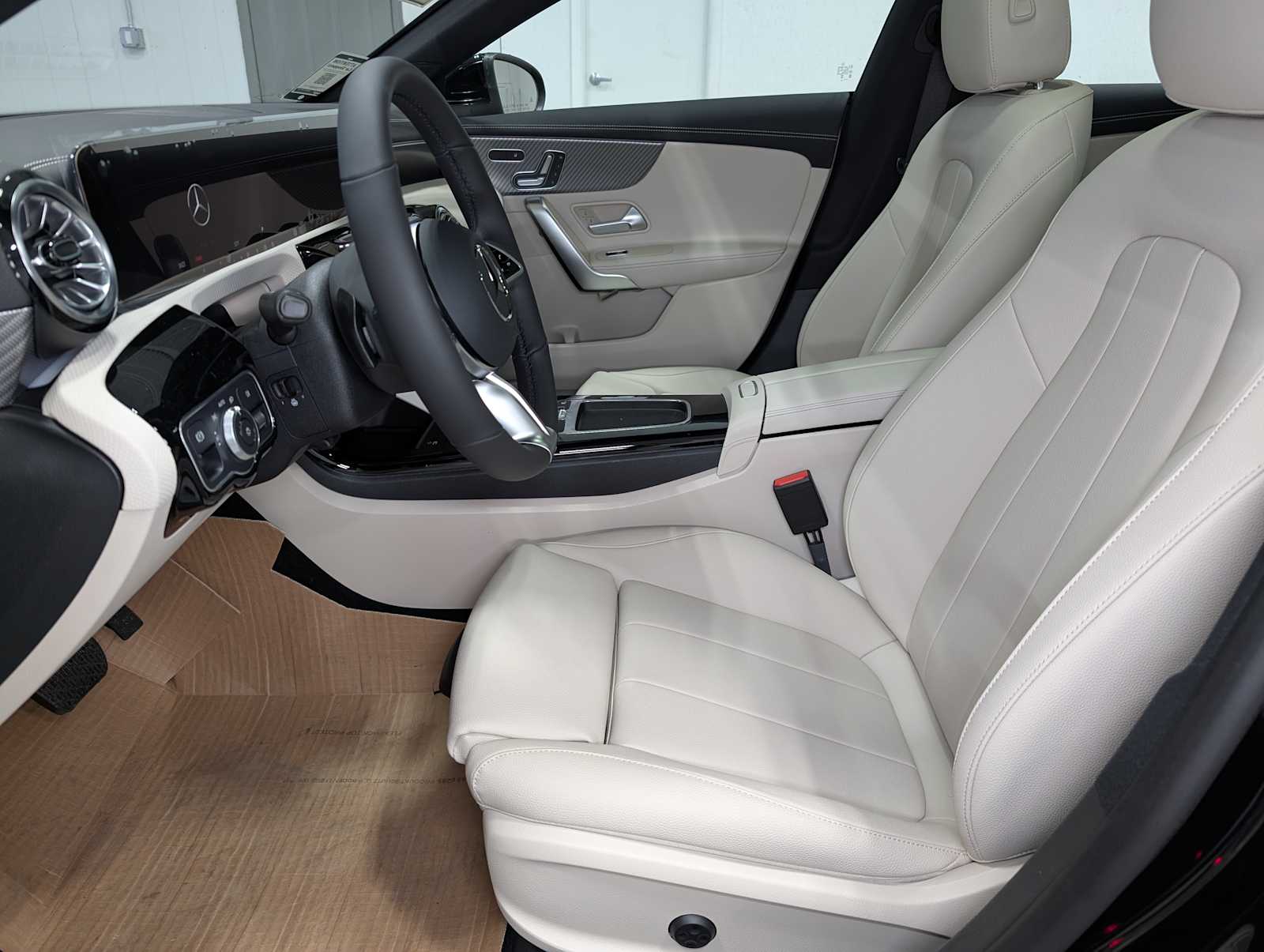 2025 Mercedes Benz CLA 250 4MATIC photo 4