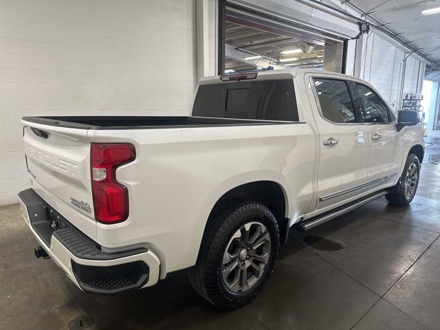 2022 Chevrolet Silverado 1500 High Country photo 2
