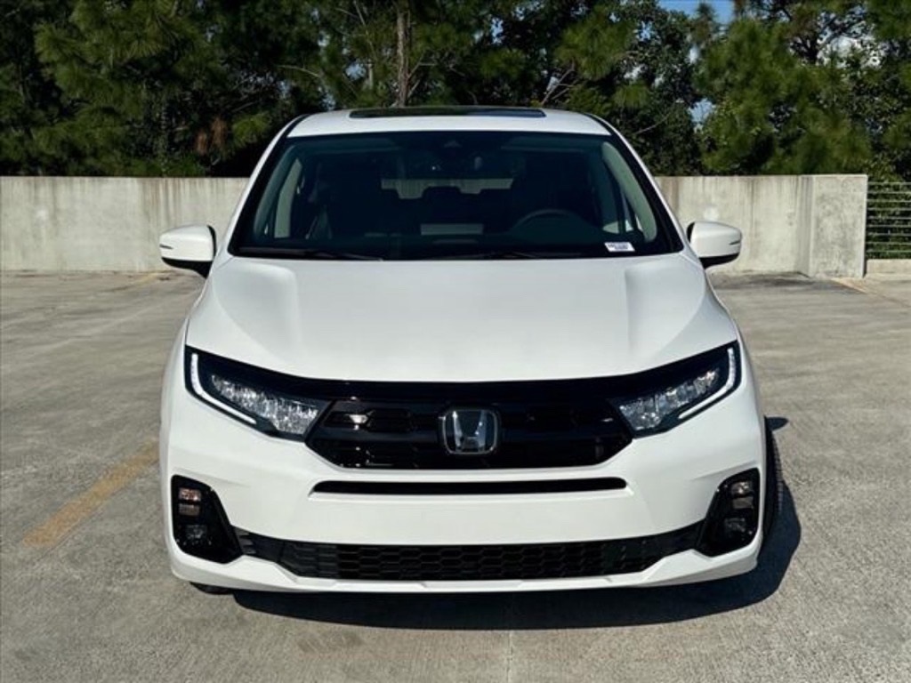 2026 Honda Odyssey Elite photo 3