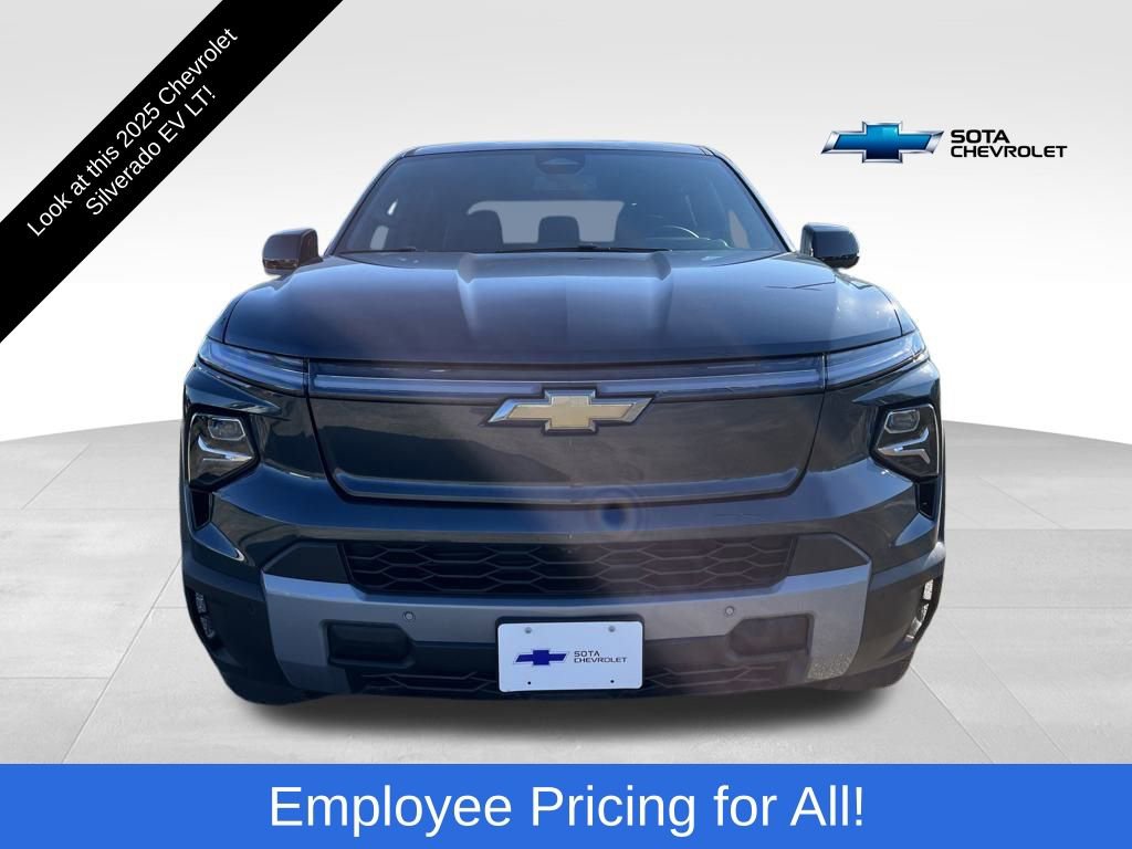 2025 Chevrolet Silverado EV LT photo 8
