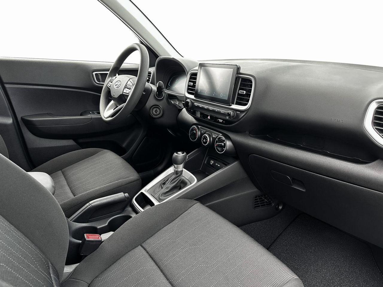 2025 Hyundai Venue SE photo 15