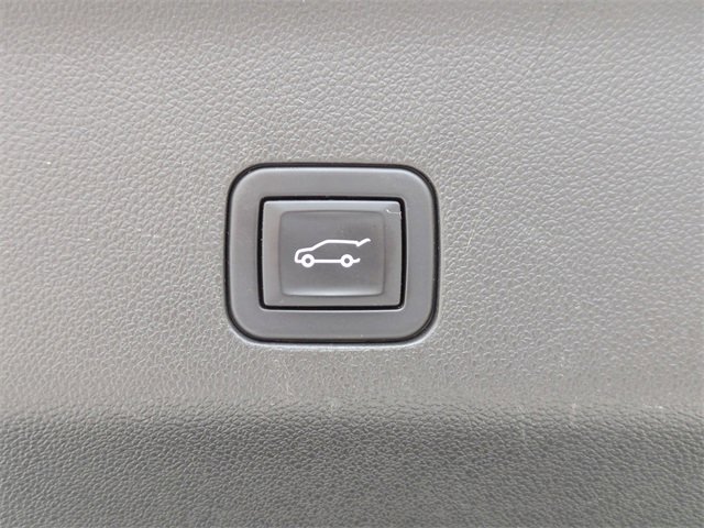 2022 Chevrolet Suburban Z71 photo 12