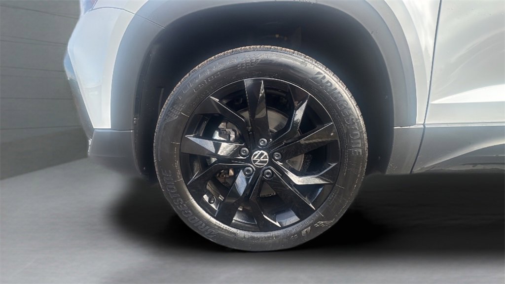 2023 Volkswagen Taos SE photo 18