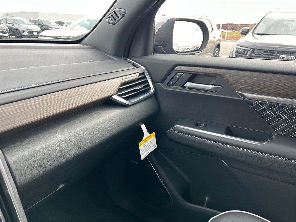 2026 GMC ACADIA - Image 25