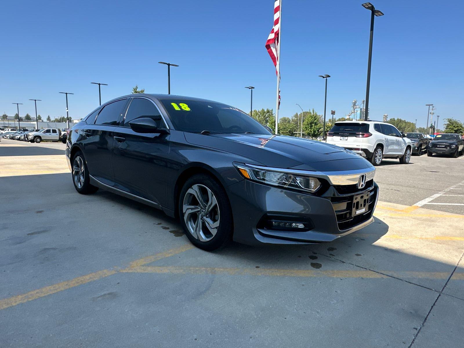 2018 Honda Accord EX-L 1.5T photo 3