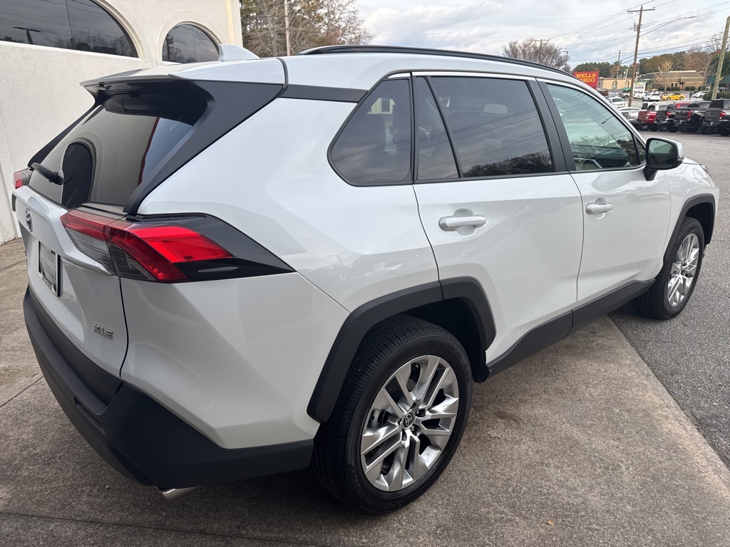 2025 Toyota RAV4 XLE Premium photo 4