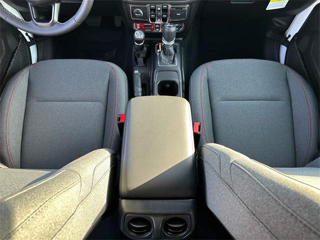 2025 Jeep Wrangler Rubicon photo 17