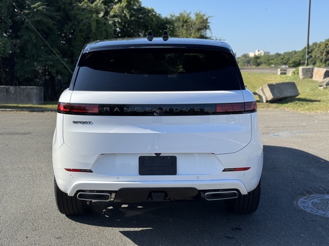 2025 Land Rover Range Rover Sport SE photo 4