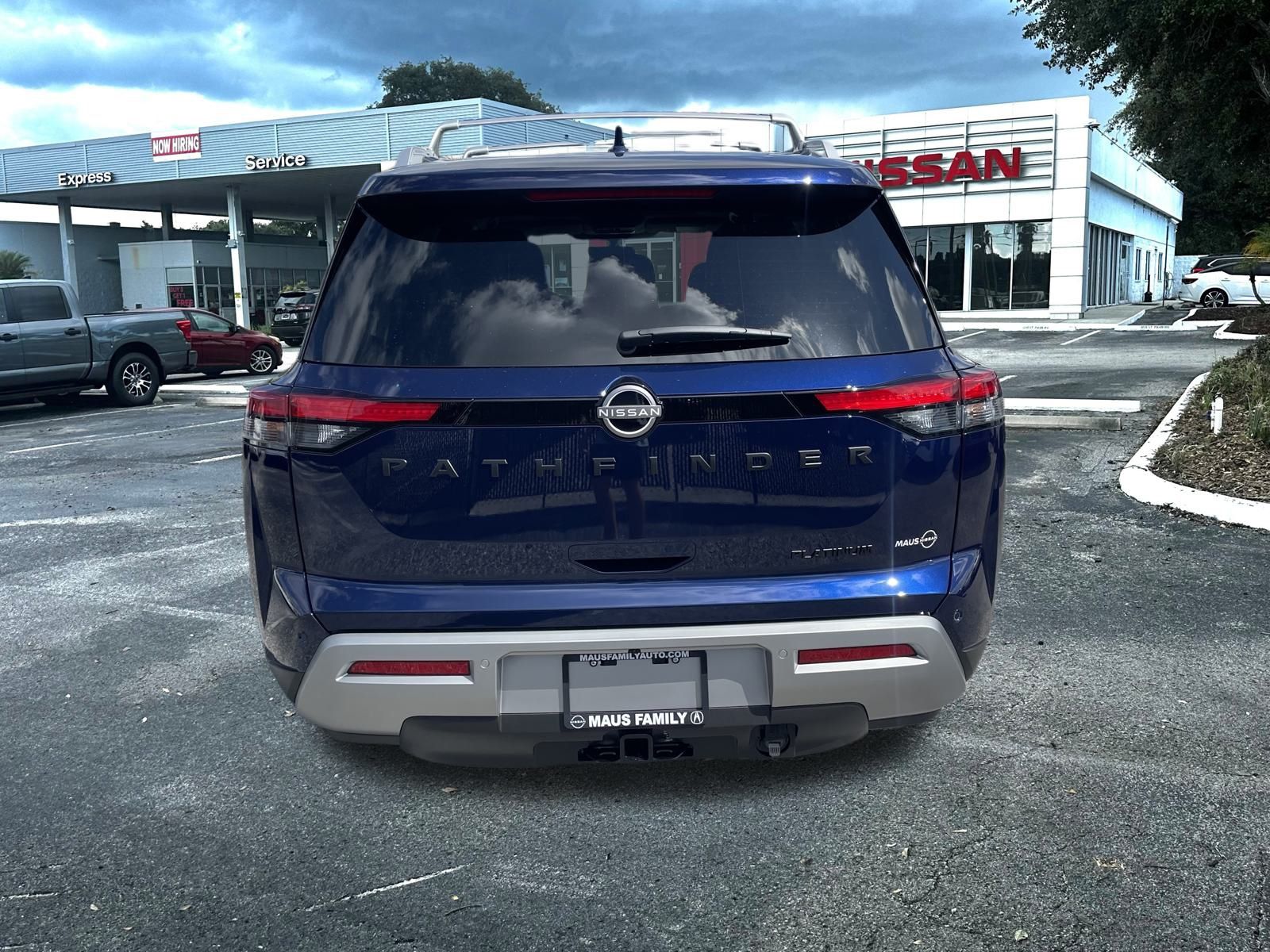 2025 Nissan Pathfinder Platinum photo 4