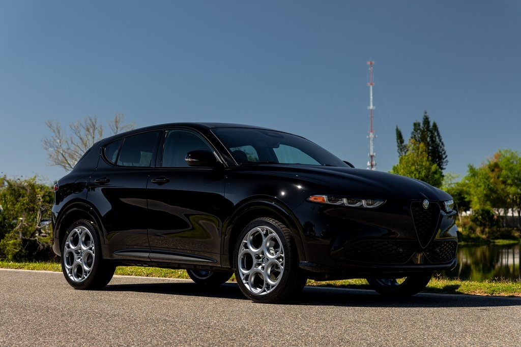 2025 Alfa Romeo Tonale photo 2