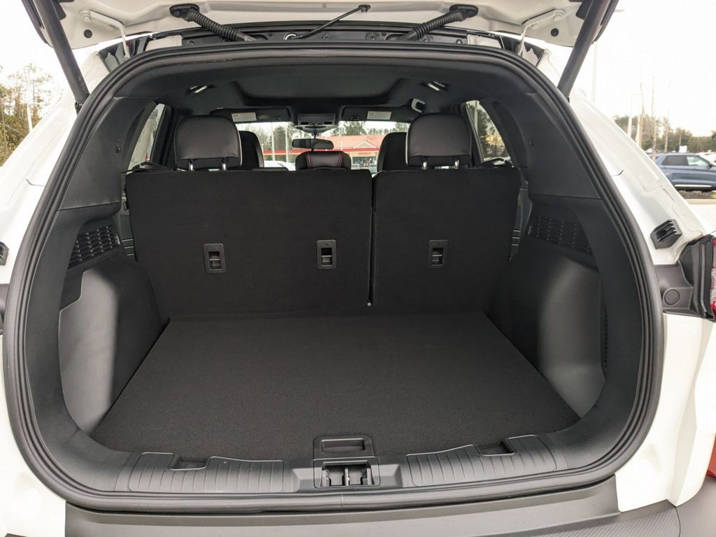 2025 Ford Escape ST-Line photo 8