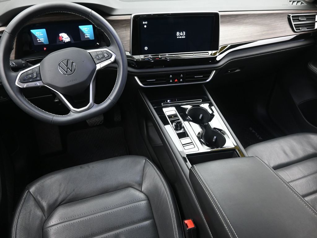 2024 Volkswagen Atlas SEL photo 12