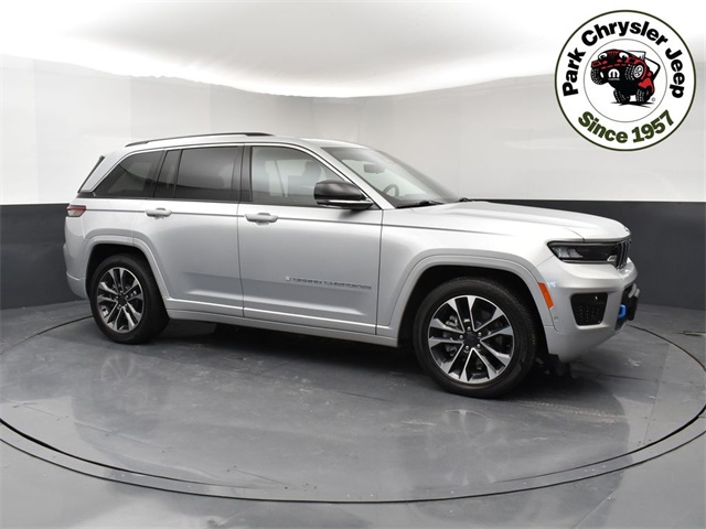 2023 Jeep Grand Cherokee Overland 4xe's photo