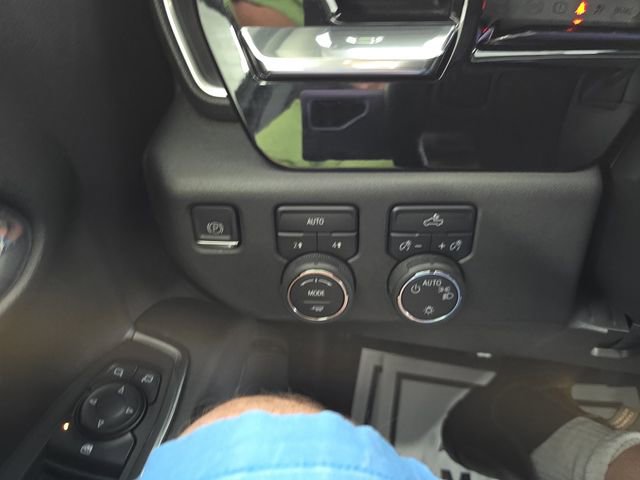 2023 Chevrolet Silverado 1500 LT photo 17